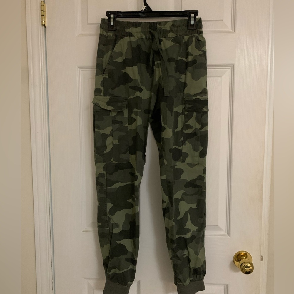 Camo cargo jogger style pants